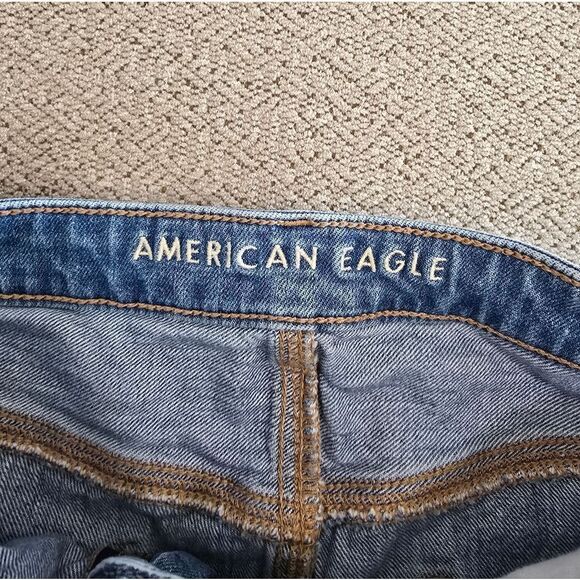 American Eagle Denim Button Distressed Mom Skort - Size 10 - Picture 4 of 11